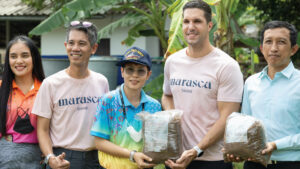 จากเศษอาหาร สู่สวนผักแห่งการเรียนรู้ มาราสก้า สมุย และคาบานาส์ บีชคลับ มอบวิตามินบำรุงพืชคุณภาพสูง พร้อมปลูกผักร่วมกับนักเรียนโรงเรียนวัดนา