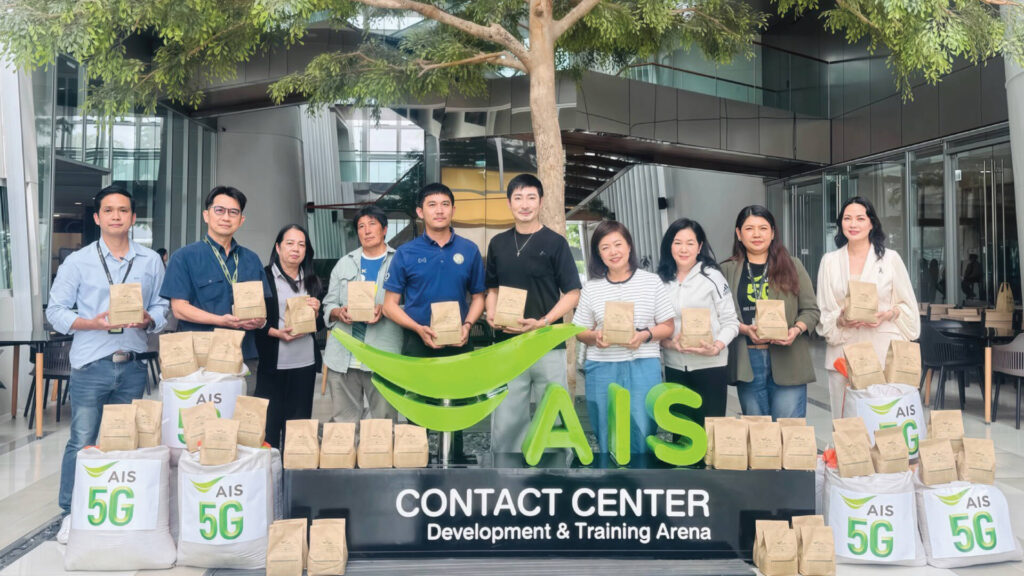 AIS ส่งต่อคุณค่าจากขยะเศษอาหาร มอบปุ๋ยอินทรีย์จากเครื่องโอ๊คลิน สนับสนุนภารกิจฟื้นฟูป่า อ.อ.ป. เขตนครราชสีมา